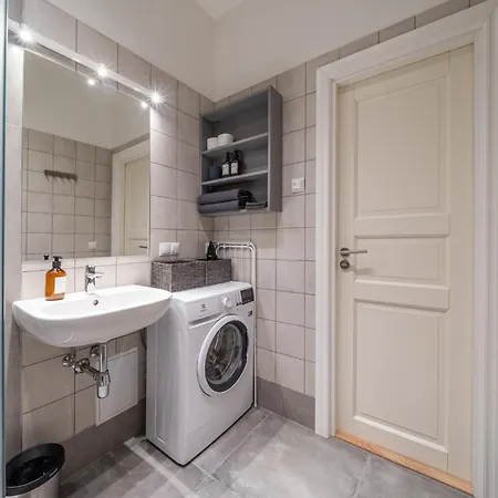 Elegant And Quiet Near Park With Elevator And Ac, 9 Min Walk To Old Town * 리가