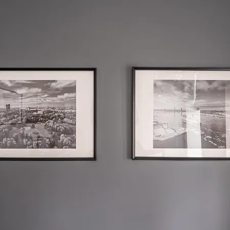 Elegant And Quiet Near Park With Elevator And Ac, 9 Min Walk To Old Town * Riga