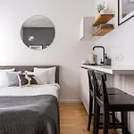 Elegant And Quiet Near Park With Elevator And Ac, 9 Min Walk To Old Town Apartman Riga